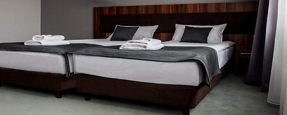 B&B Hotel Piotrków Trybunalski Εξωτερικό φωτογραφία